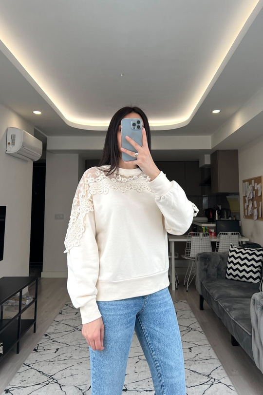 Cream Ekru Tül Detaylı Sweatshirt