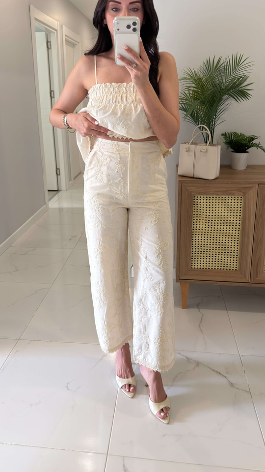 Tatiana Krem İşlemeli Askılı Bluz Pantolon Takım