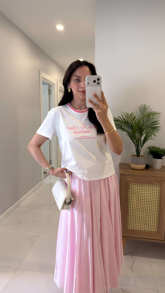 Tilda Ekru Pembe Yaka Detaylı Baskılı Tişört