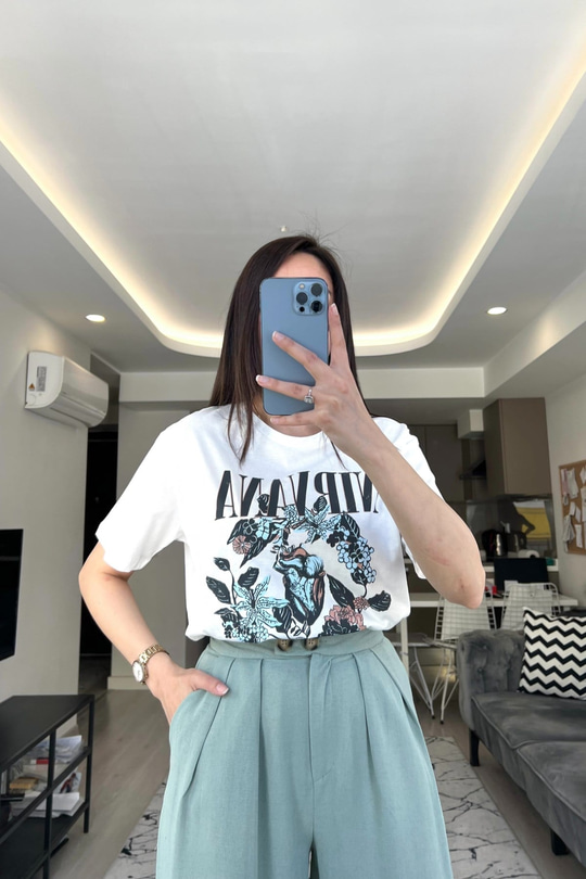 Beyaz Nirvana Baskılı Tişört