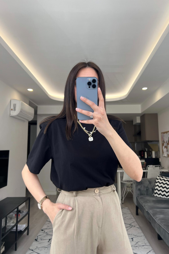 Siyah Vatkalı Basic Tişört