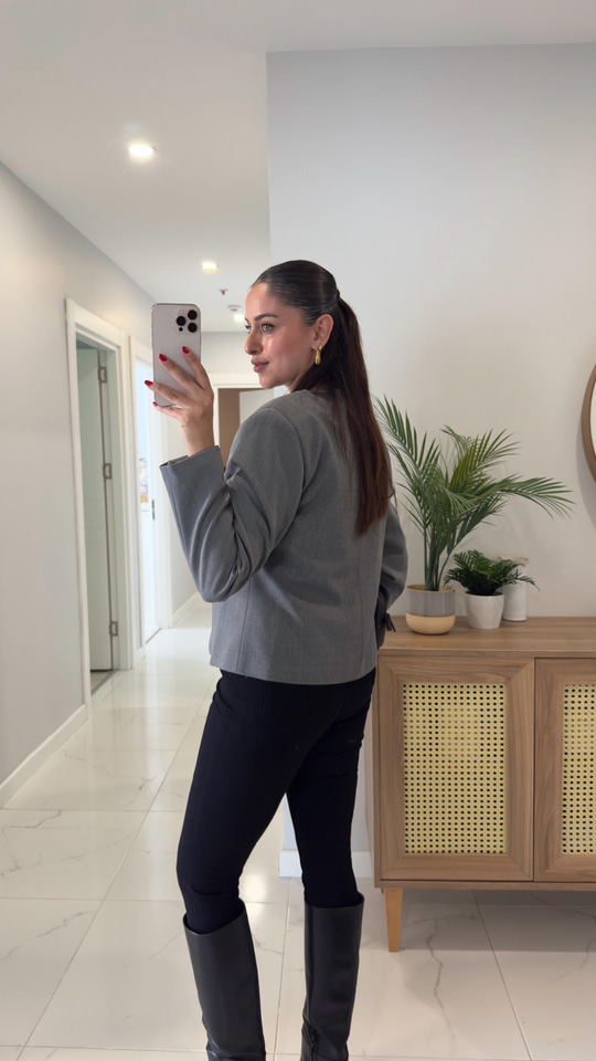 Tobby Gri Vatkalı Düğme Detaylı Ceket