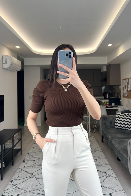 Kahve Omuz Detaylı Triko