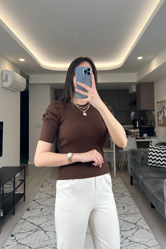 Kahve Omuz Detaylı Triko