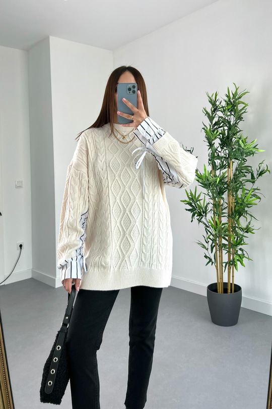 Krem Kolları Gömlek Detaylı Tunik Kazak