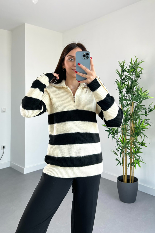 Line Siyah Taş Çizgili Fermuar Detaylı Triko Kazak