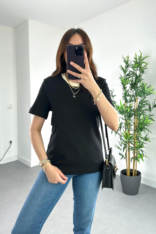 MD Siyah Yaka Detaylı Basic Tişört