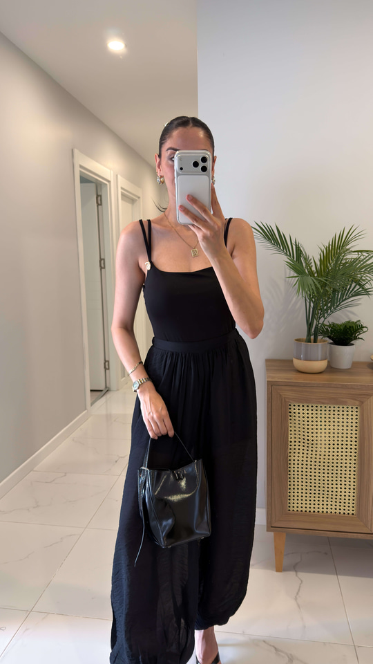 Urta Siyah Toka Detaylı Bodysuit