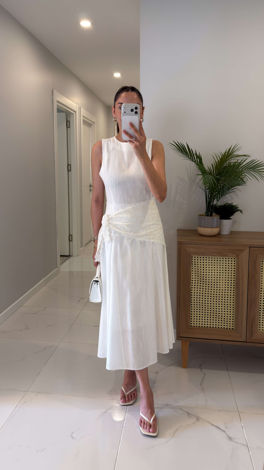 Wiyana Beyaz Dantelli Beli Şal Detaylı Elbise