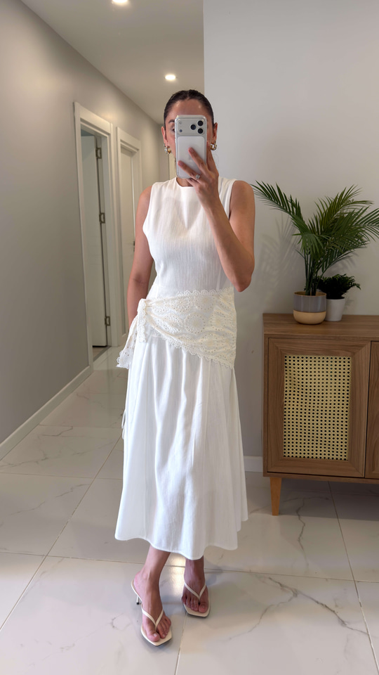 Wiyana Beyaz Dantelli Beli Şal Detaylı Elbise