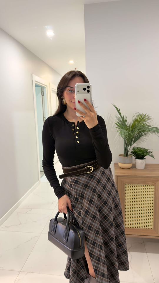 Yusra Siyah Çıtçıtlı Bluz