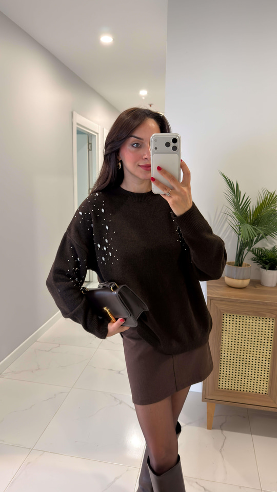Zontre Koyu Kahve Omuzları Taşlı Triko