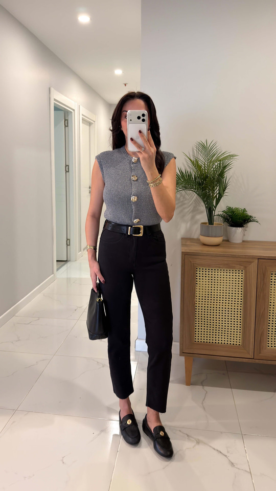 ZR Wita Siyah Kesik Paça Boy Fit Jean
