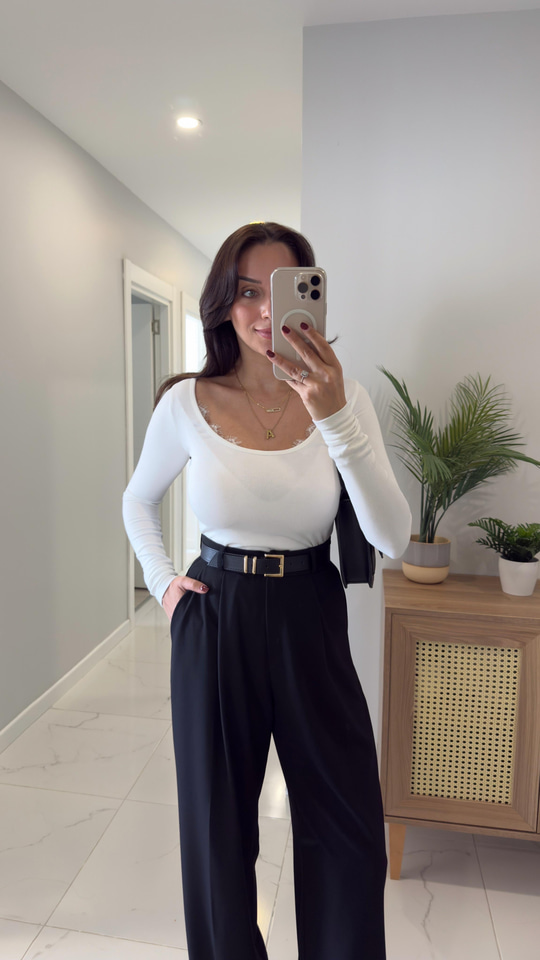 Zuzu Açık Ekru Oval Yaka Dantelli Bluz