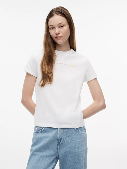 Tommy Hilfiger Tommy Hilfiger Kadın Normal Kalıp Yuvarlak Yakalı Logo İmzalı Pamuklu Kısa Kollu Beyaz T-Shirt DW0DW22905-YBL