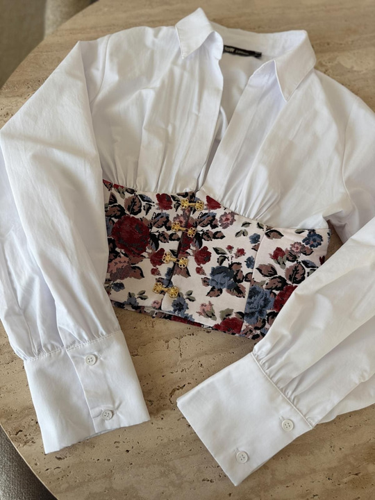 Beli Korse Detaylı Gömlek