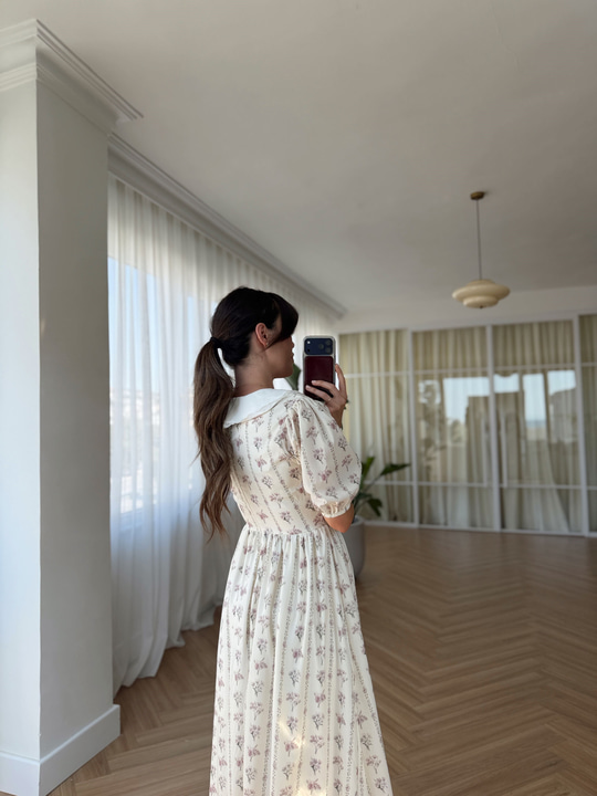 Beyaz Yakalı Floral Desen Elbise