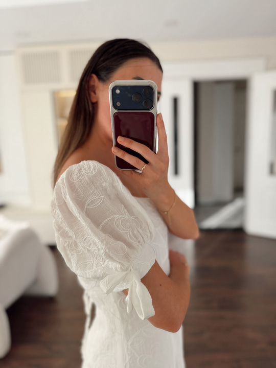 Diva Çiçek Nakışlı Beyaz Balon Kol Elbise