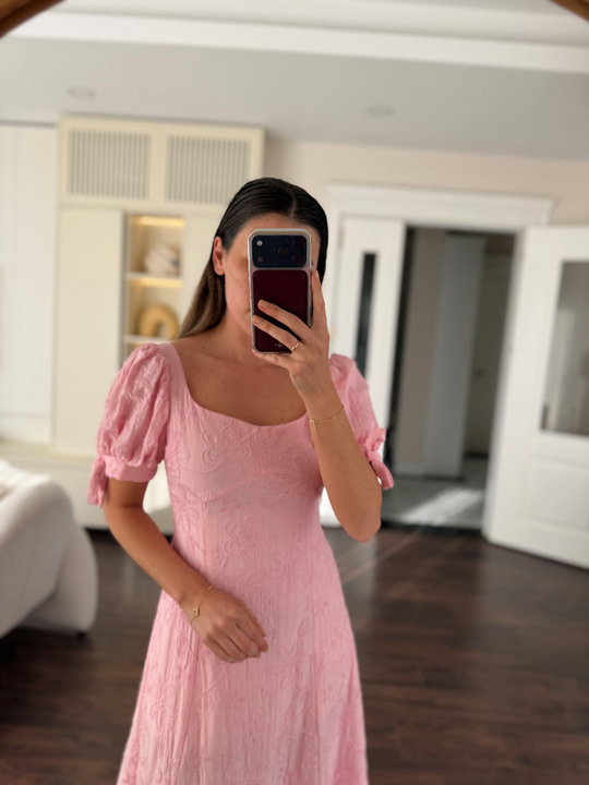 Diva Çiçek Nakışlı Pembe Balon Kol Elbise