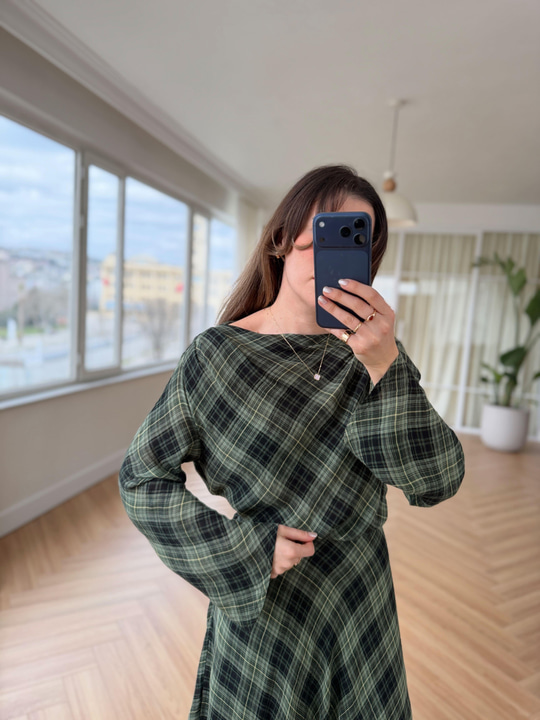 Ekoseli Yeşil Bluz