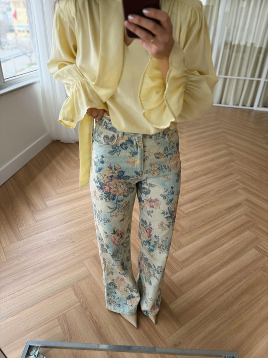 Floral Desen Ekru - Mavi Pantolon