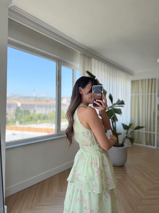 Kat Etekli Yeşil Floral Elbise