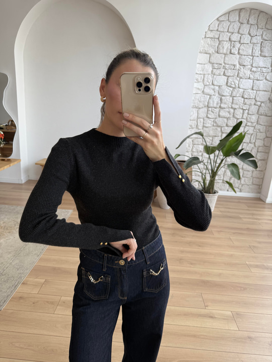 Kolu Aksesuar Detaylı Gri Fitilli Uzun Kollu Triko
