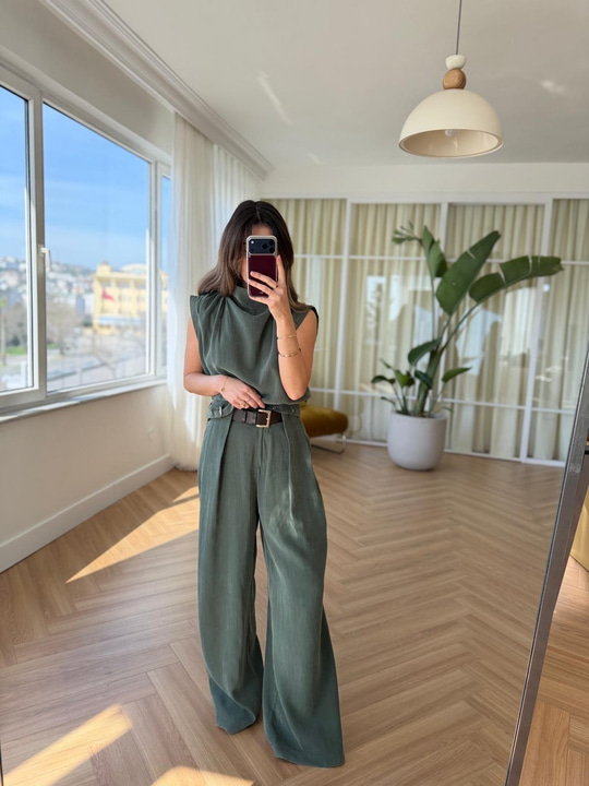 Larassa Kemerli Yeşil Tensel Pantolon