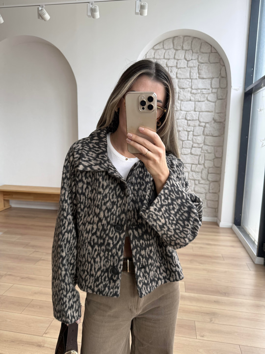 Leopar Desen Astarlı Kaşe Ceket
