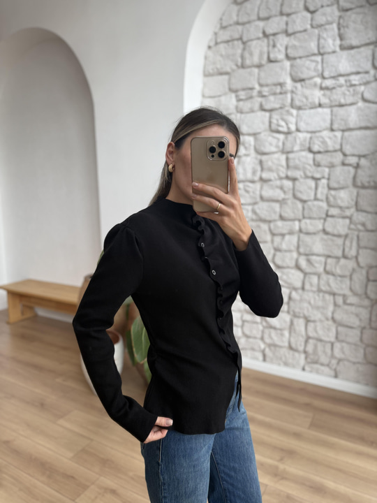 Loli Uzun Kollu Siyah Triko Bluz