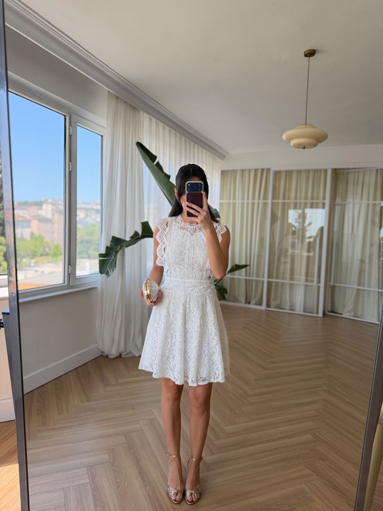 Mery Dantel Ve Güpür Detaylı Elbise