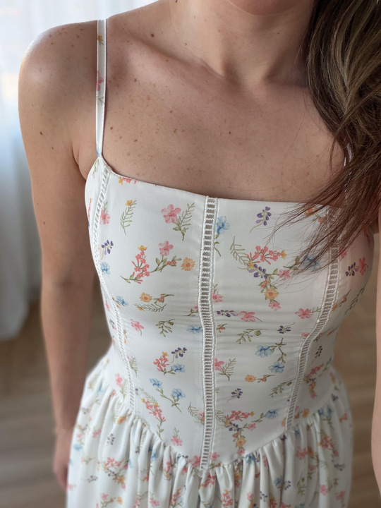 Nosa Floral Desen Beyaz Elbise
