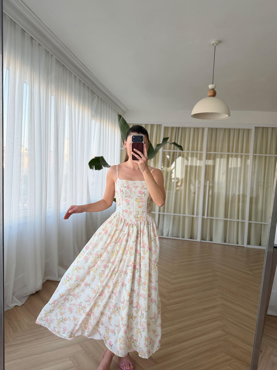 Nosa Floral Desen Krem Elbise
