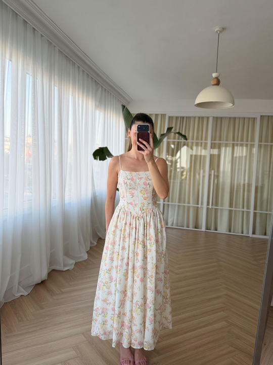 Nosa Floral Desen Krem Elbise