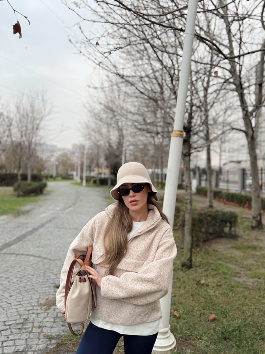Ön Cepli Bej Polar Sweatshirt