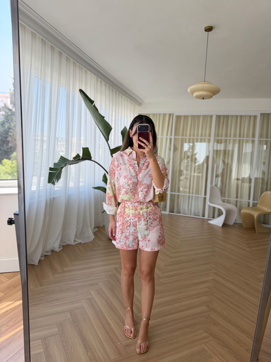 Pembe Desenli Zincir Kemerli Takım