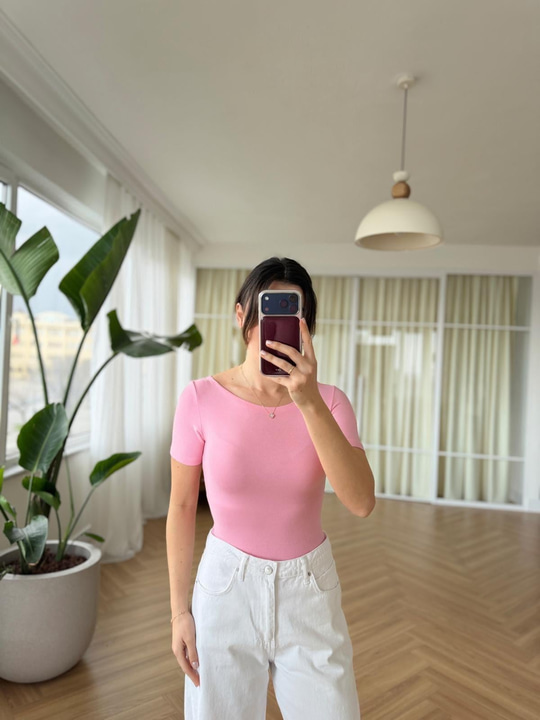 Pembe Kayık Yaka Kısa Kollu Body