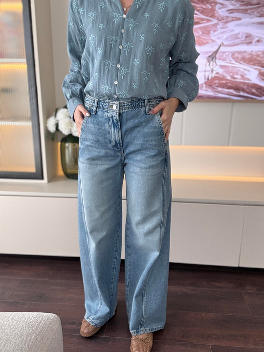 Phila Mavi Jean