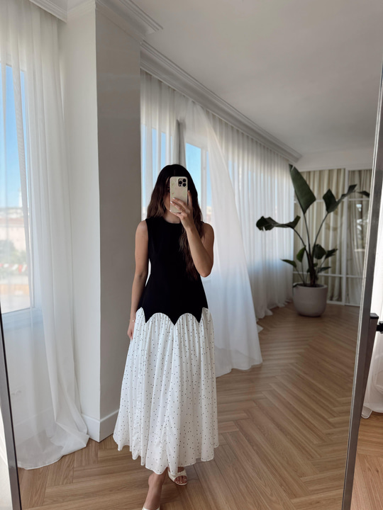 Puantiye Desenli Garnili Siyah Elbise