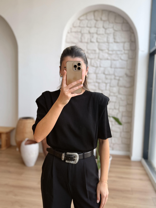 Vatkalı Kısa Kollu Siyah Triko Bluz