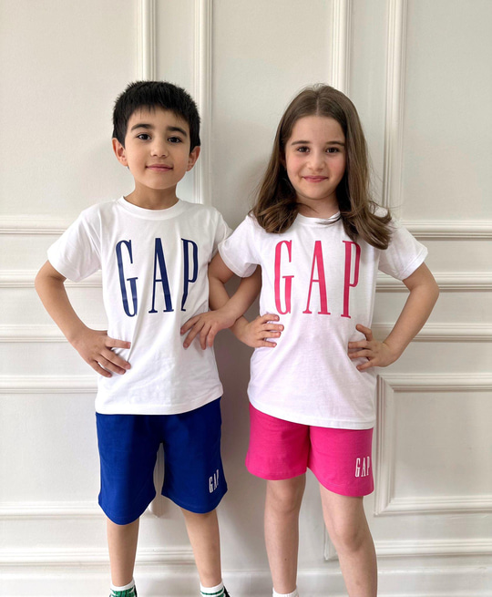 Gap İnce Baskılı Şortlu Takım