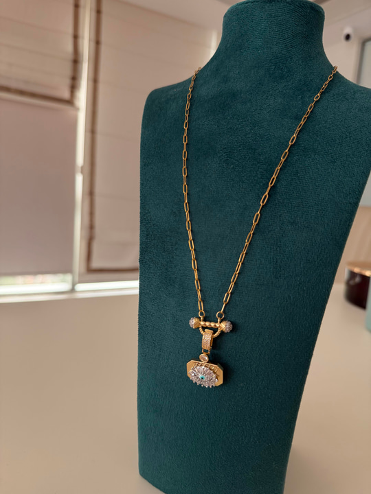 Orijinal Model , Zirkon Taşlı , Tasarım Göz Kolye