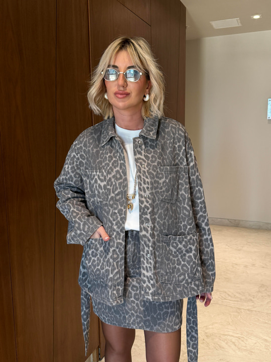 Gabardin Kumaş , Kuşaklı , Füme Leopar Jean Gömlek