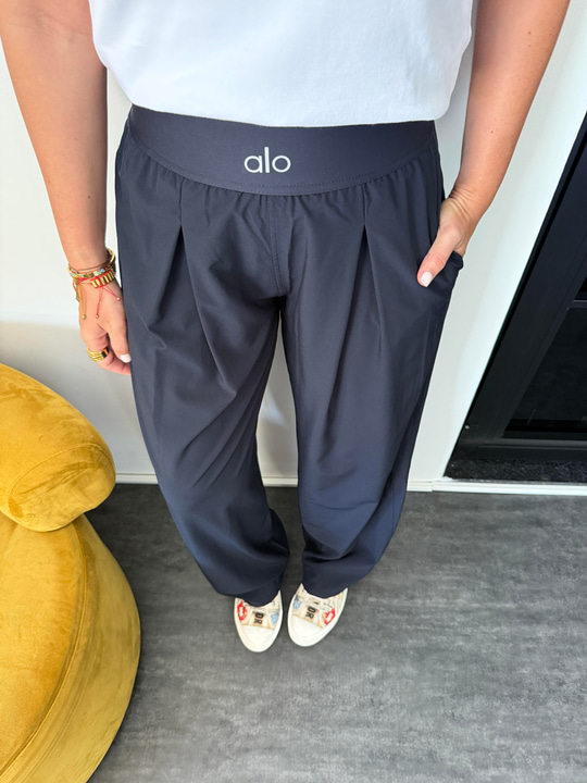 Orijinal Marka , Kalın Lastik Kemerli ,Teknik Kumaş , Lacivert Pantolon 