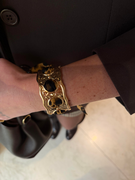 Leopar Fular Detaylı , Gold Bileklik