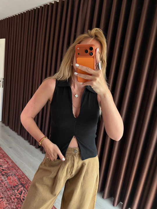 Çift Fermuarlı , Polo Yaka Siyah Bluz