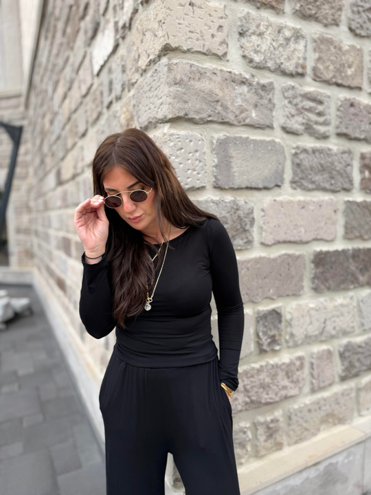Kayık Yaka , Siyah Modal Takım