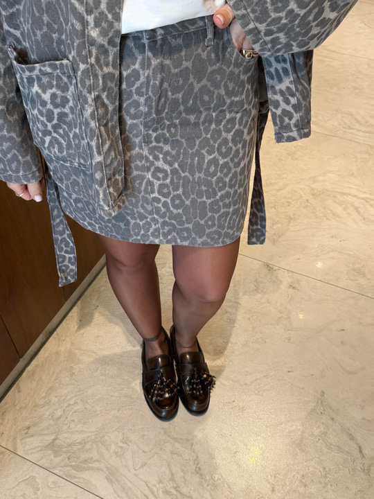 Gabardin Kumaş , Füme Leopar Etek