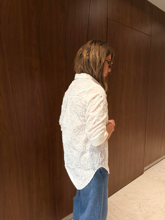 Komple Çiçek Nakış İşlemeli , Beyaz Gömlek