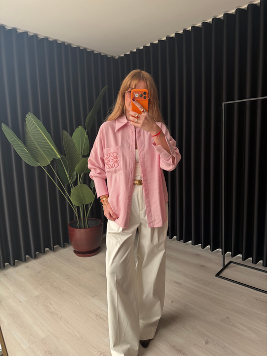 Marka Logo İşlemeli , Pembe Tencel Gömlek 